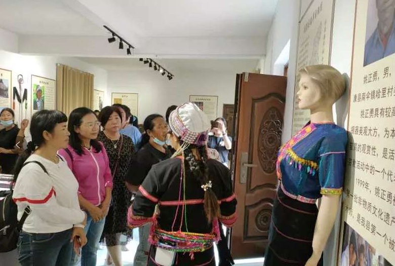 巾帼心向党 奋进新时代丨镇康：妇联做活“互联”促脱贫